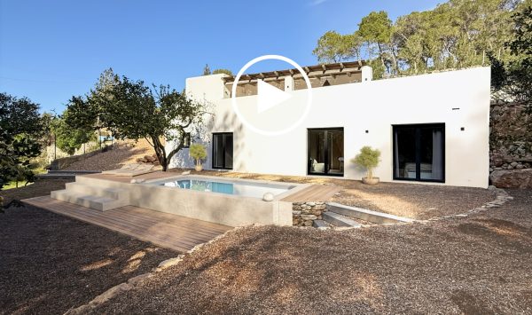 Neue Video - Stilvoll renovierte Finca mit 4 Schlafzimmern und atemberaubendem Panoramablick im Herzen des Morna-Tals