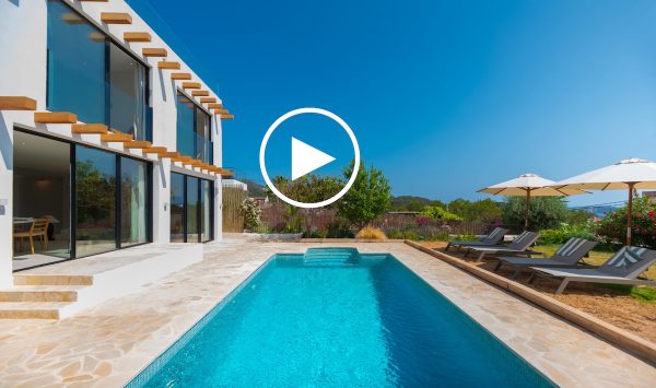 Nuevo Video - Villa de lujo moderna en venta en Cap Martinet, Ibiza – Vistas al mar, privacidad y diseño exclusivo
